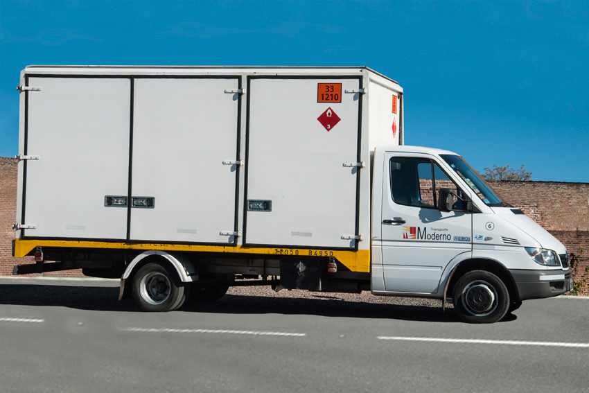 camion de transporte de sustancias peligrosas